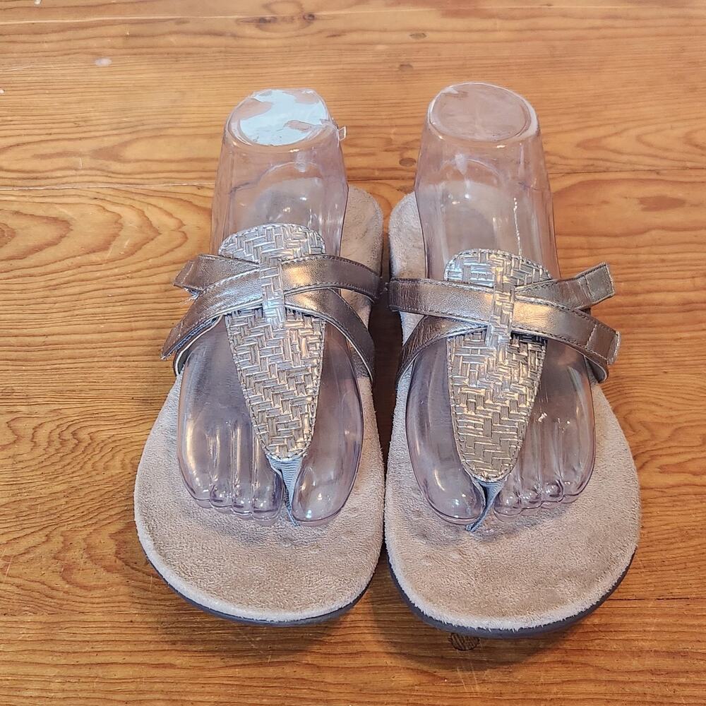 VIONIC WOMEN SANDAL KARLEY COMFORT STRAPPY SLIP ON COASTAL BEACH SZ 9 EUC - Picture 3 of 7